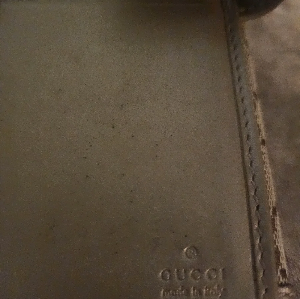 Gucci Beige/Gold Monogram Wallet GUC - Picture 12 of 16